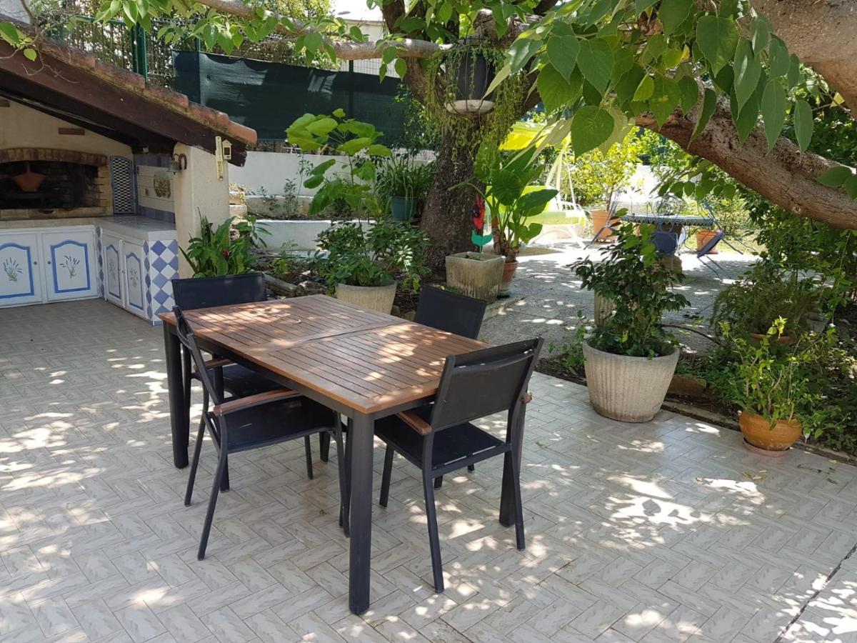 Rendez-Vous Avec Les Cigales - Gite 6 Personnes 100M2 - Piscine Privee - Climatisation Cheval-Blanc Eksteriør bilde
