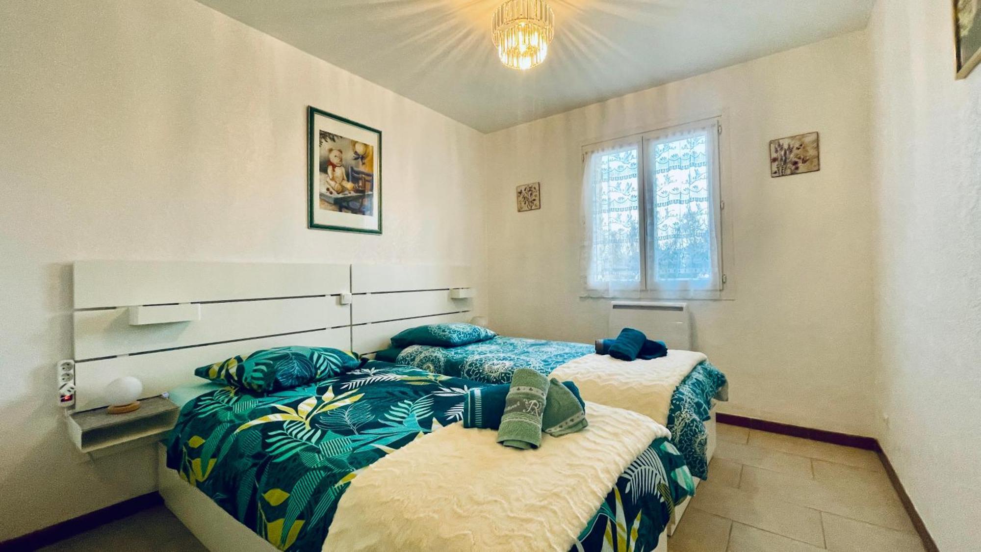 Rendez-Vous Avec Les Cigales - Gite 6 Personnes 100M2 - Piscine Privee - Climatisation Cheval-Blanc Eksteriør bilde